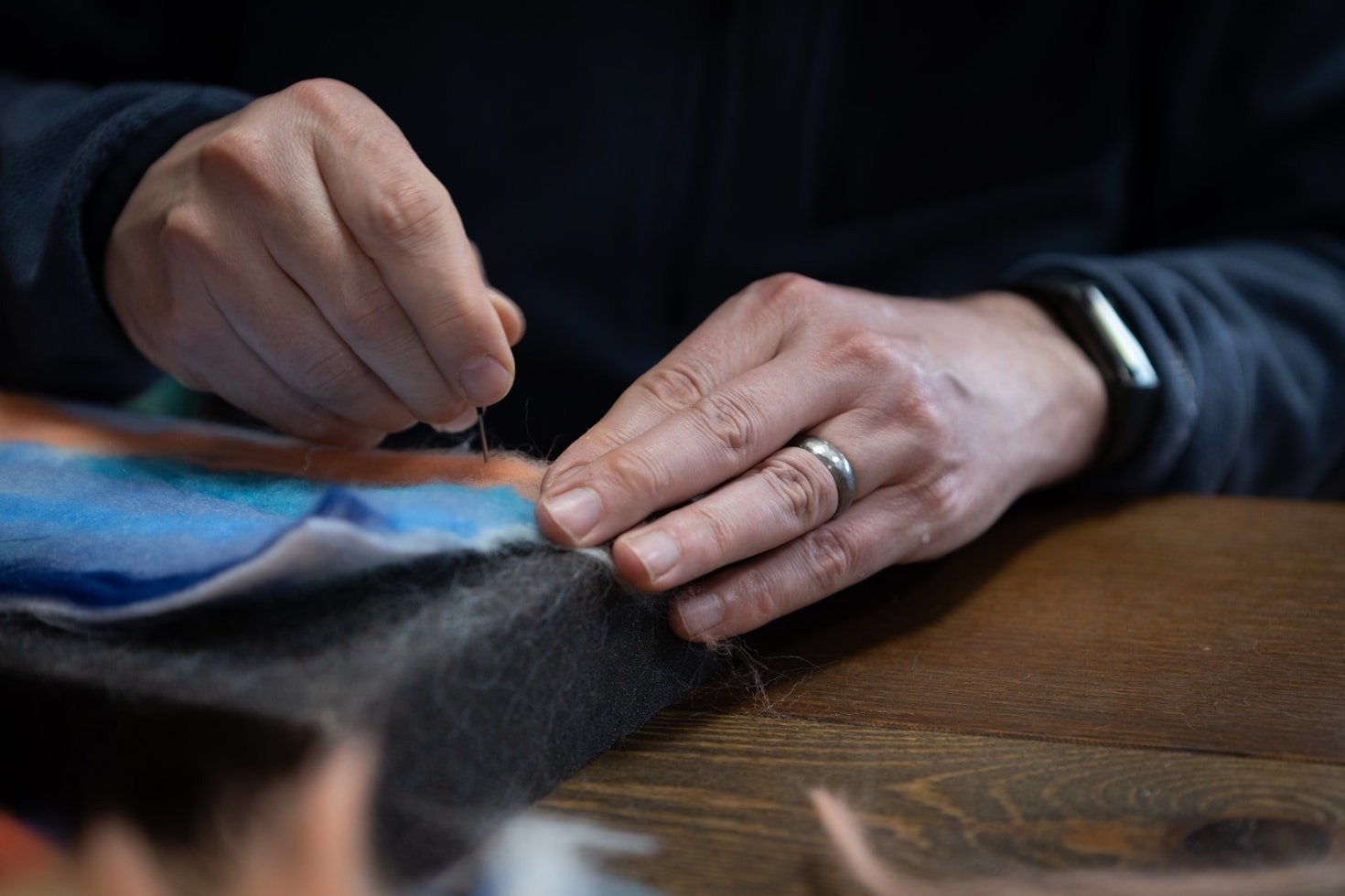 Como o Feltro Transforma Recordações em Arte